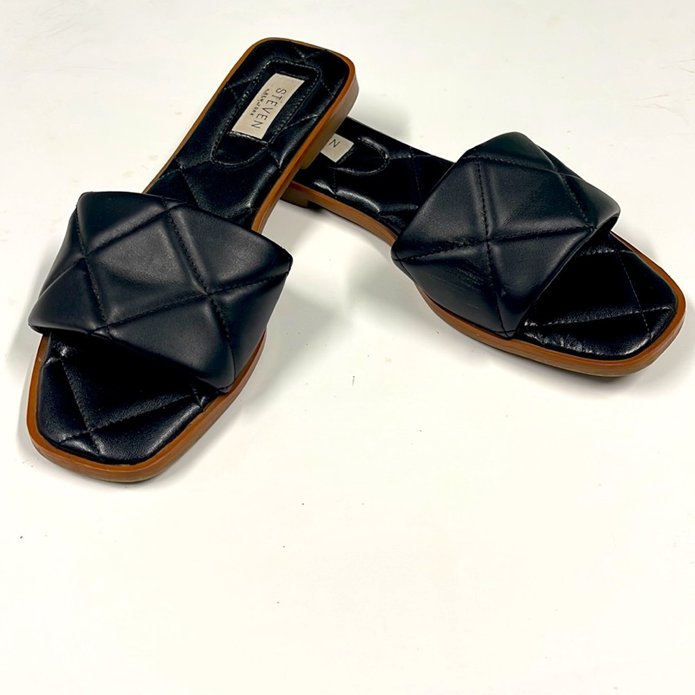 STEVE MADDEN STEVEN NEW YORK HARLA BLACK QUILTED SLIP-ON SLIDE SANDALS SIZE 8.5M